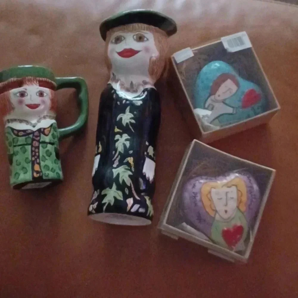 4 ceramic items for decoration